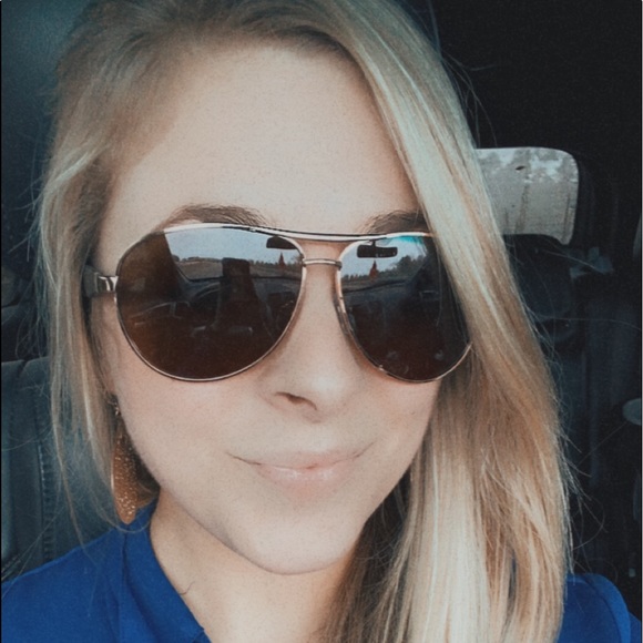 Meet your Posher, Nancy - Picture 1 of 1